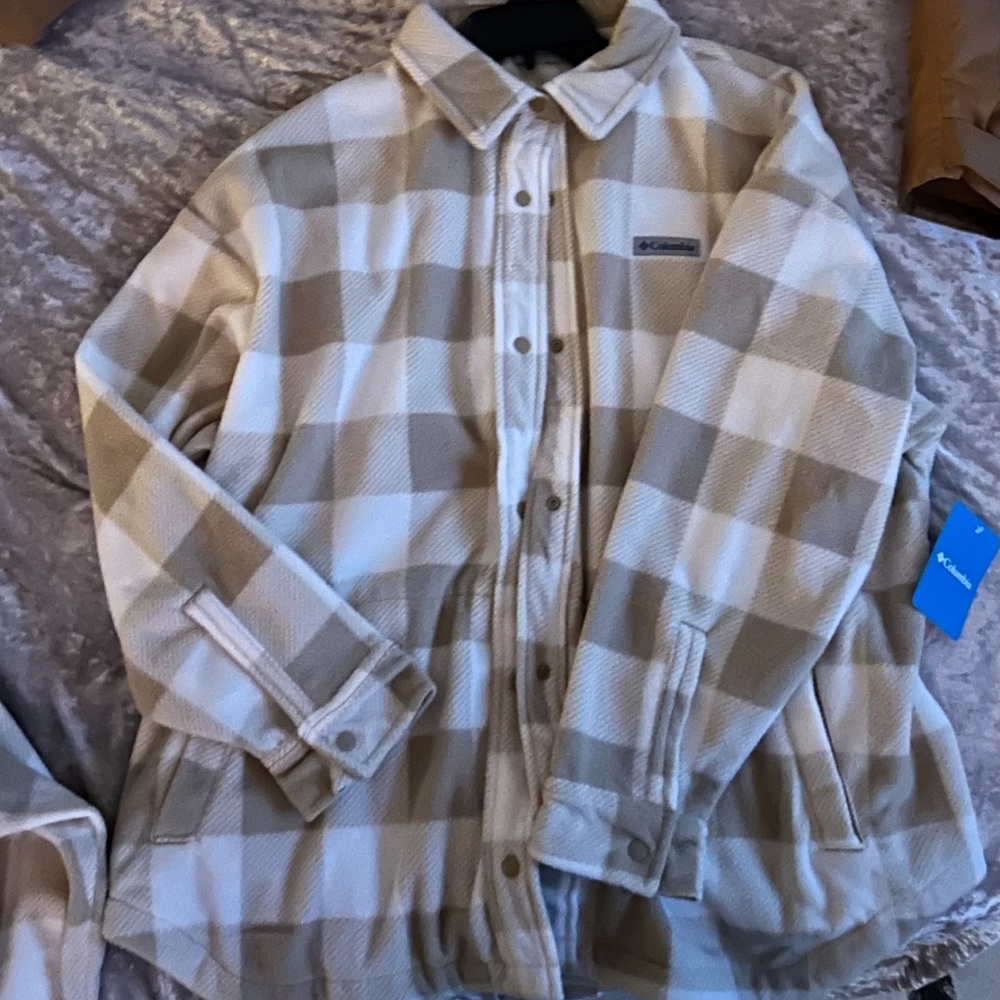Woman’s Columbia fleece jacket new with tags. Retail is $100. Size xxl.